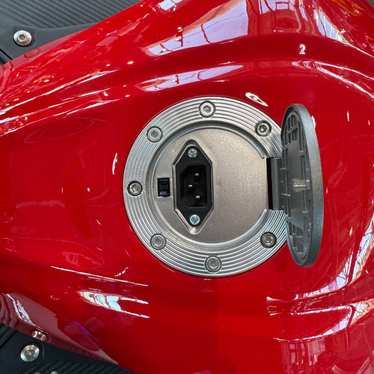 ECO Ducati Panigale RED MK 80Ah